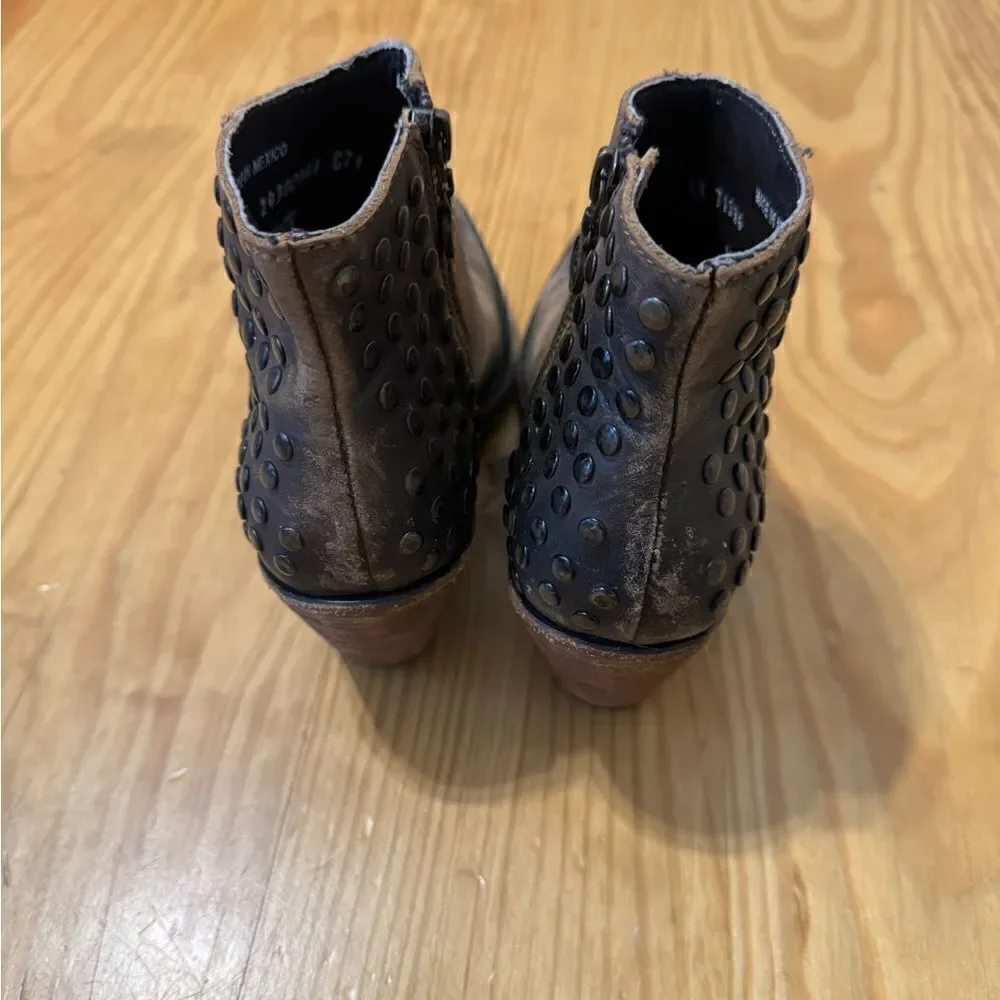 LIBERTY BLACK Distressed Leather Studded Ankle Western Bootie Women's Size 6.5